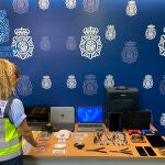 Imagen del material intervenido en casa del detenido