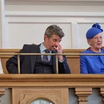 La familia real danesa en la apertura del Parlamento en el palacio de Christiansborg