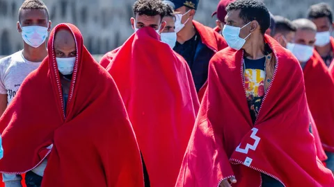 Inmigrantes rescatados por Salvamento Marítimo