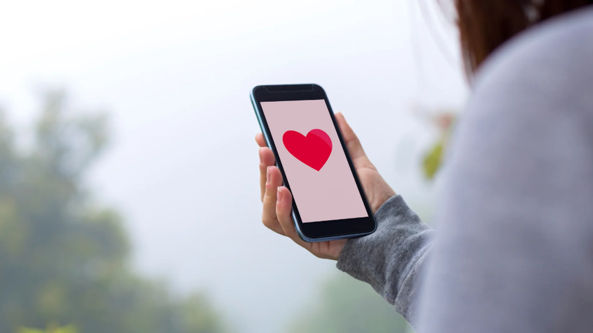 Swipe con confianza: Tinder y Somos Estupendas revelan las claves del bienestar mental en la búsqueda del amor