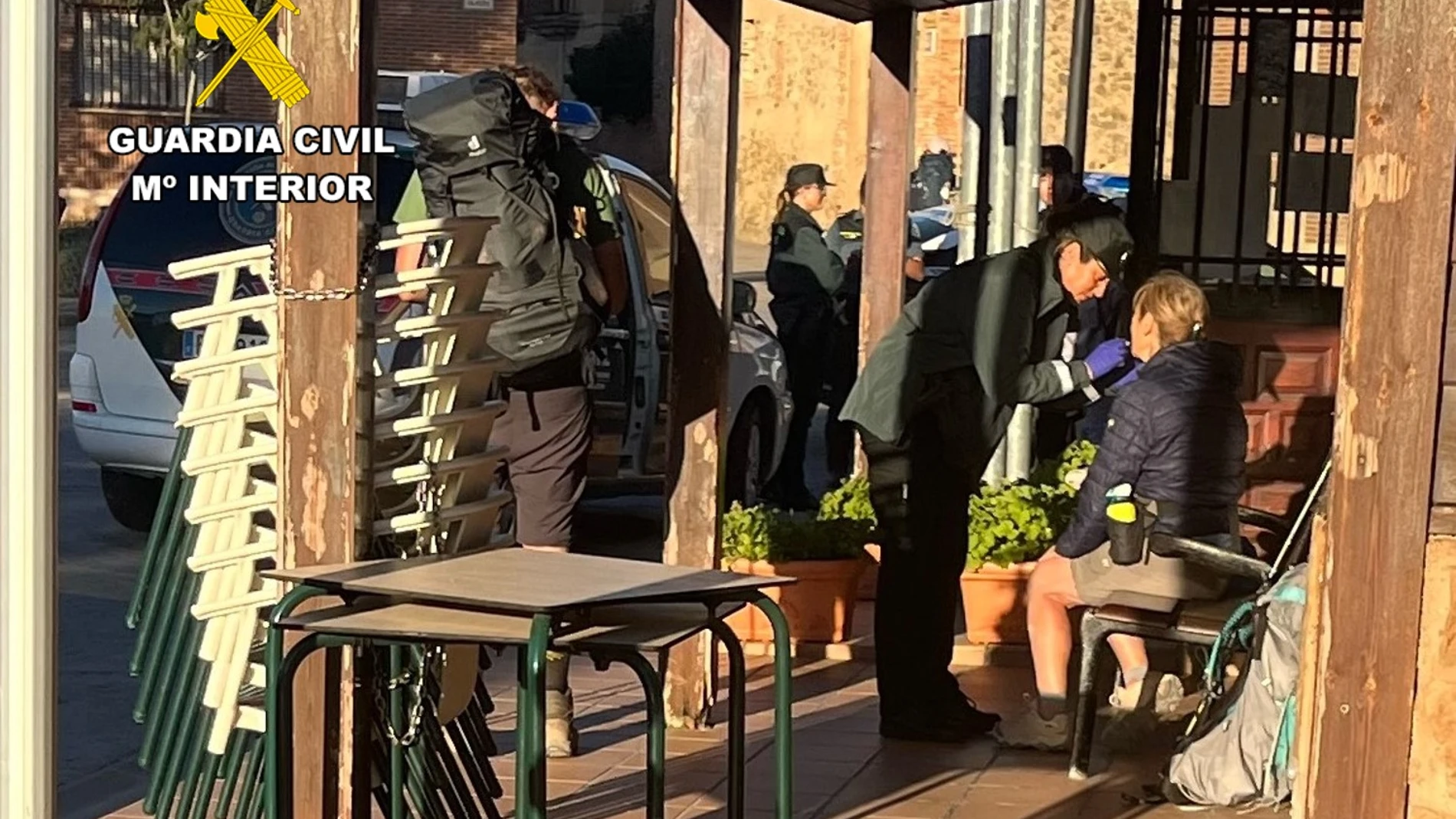 Auxilian a dos peregrinas en Redecilla del Camino (Burgos)