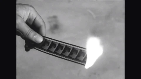 El documental «Celluloid Underground» reconstruye la quema de películas por parte del régimen iraní para buscar el material superviviente