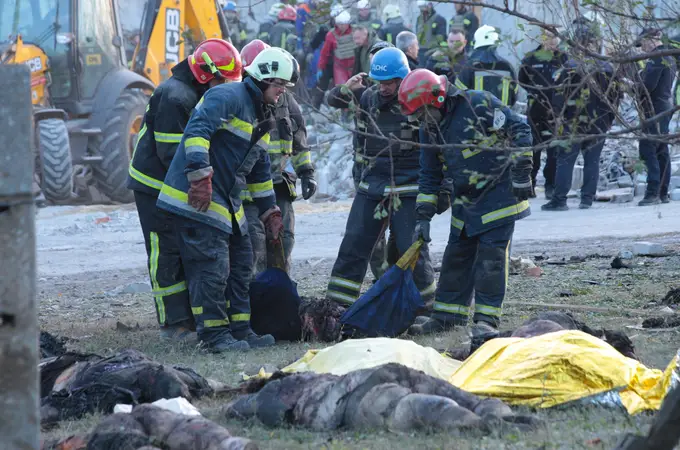 Matanza en pleno funeral: las tácticas de terror que emplea el Ejército de Putin en Ucrania