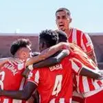 Los futbolistas del Almería celebran un gol