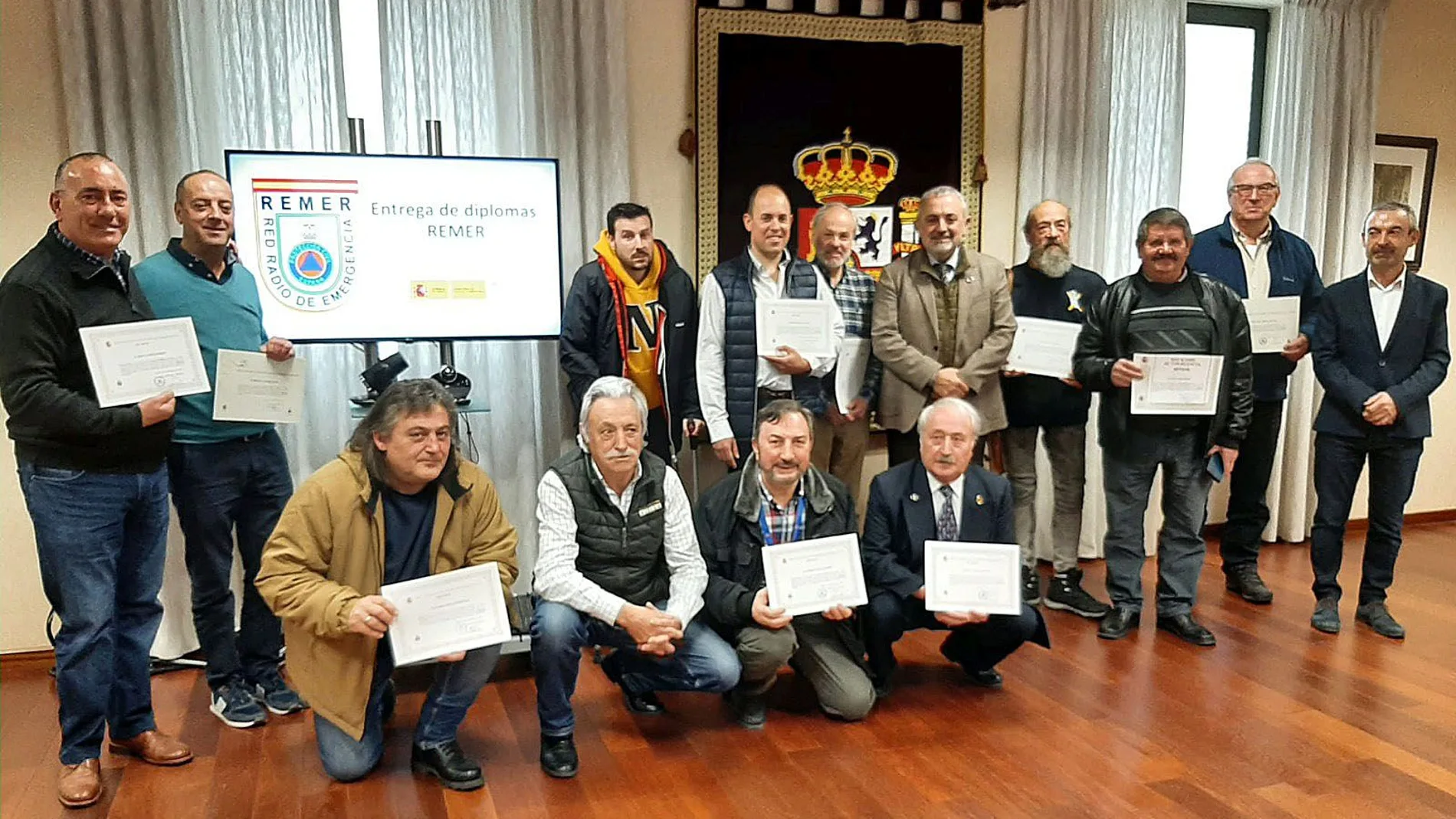 Homenaje a varios miembros de la red de radioaficionados en Burgos