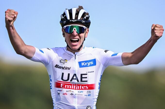 Ciclismo.- El esloveno Tadej Pogacar repite victoria en el Giro de Lombardía pese a los calambres