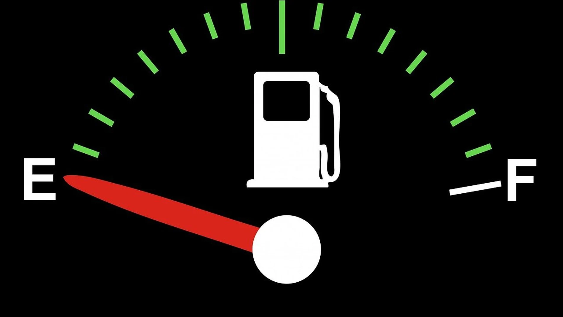 ¿Es cierto que pueden ponerte una multa por quedarte sin gasolina en mitad de la carretera?