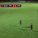 El feo comentario de un narrador de televisión que ofendió a los dos equipos y se ha hecho viral