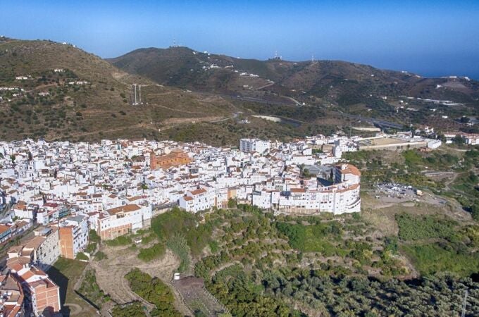 Cuerpos de seguridad y vecinos realizaron batidas en busca de la mujer de 84 años desaparecida en Torrox (Málaga)