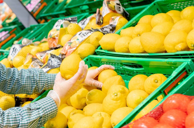 Limones en la sección de fruta y verdura de Mercadona