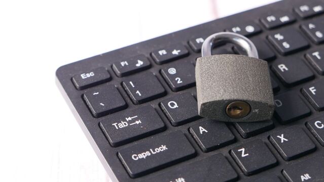 Aprende a elaborar una contraseña adecuada para tener accesos siempre seguros. 