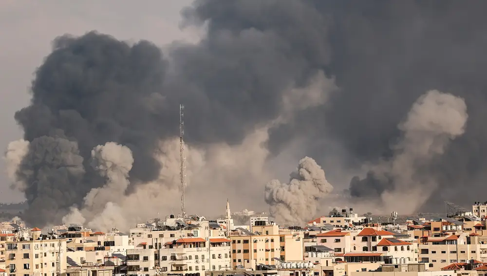 O.Próximo.- Israel afirma que ataca objetivos en la Franja de Gaza &quot;a una escala sin precedentes&quot;