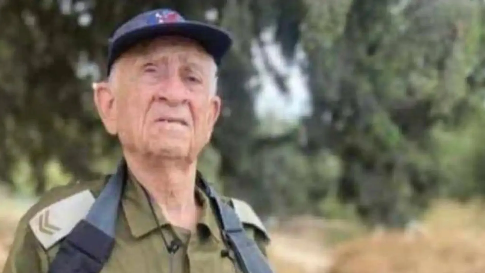 El veterano soldado israelí Ezra Yachin