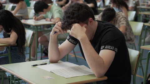 Falsifica las notas de su hijo para poder optar a una beca en Estados Unidos