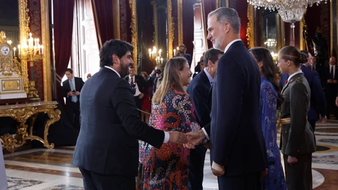 López Miras saluda a Su Majestad el Rey