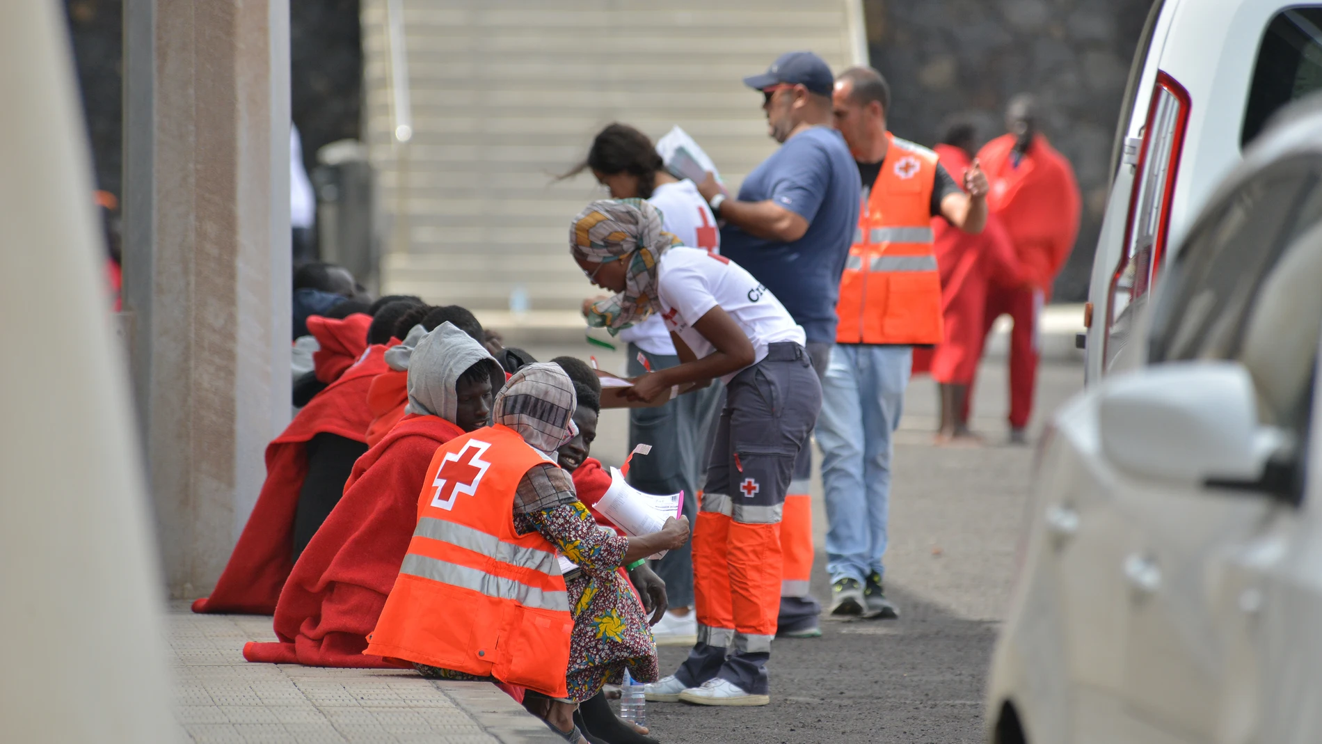 Llegan más de 900 personas a Canarias a bordo de 14 pateras desde la tarde de este jueves