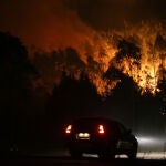 El incendio en Trabada (Lugo) arrasa 160 hectáreas y las llamas se acercan a varios núcleos de población