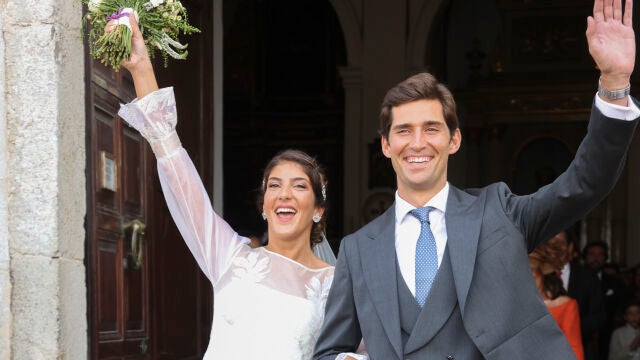 De Almeida a Nuria Murch, la boda en la catedral de Ibiza que reunió a la alta sociedad madrileña