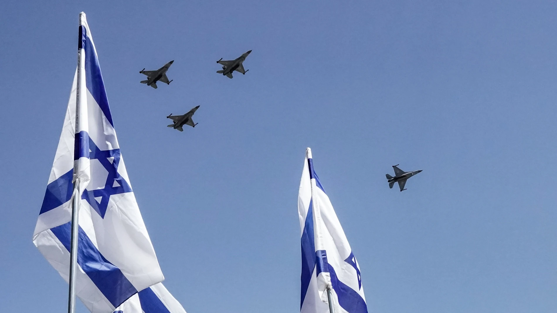 O.Próximo.- Las FFAA de Israel confirman que sus aviones están preparando el terreno para una posible entrada en Gaza