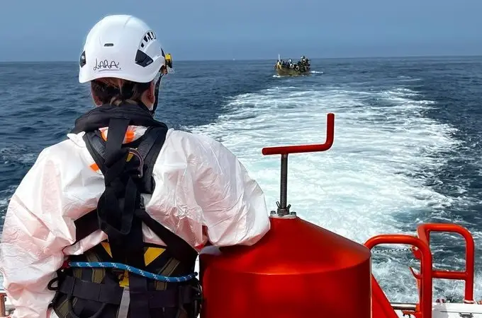 Rescatan en aguas canarias a al menos 452 personas en ocho embarcaciones las últimas horas