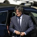 CODALET, (FRANCIA), 21/08/2023.- El expresidente de la Generalitat Carles Puigdemont acude este lunes a la abadía de Sant Miquel de Cuixà, en Codalet (Francia), durante un acto homenaje al músico Pau Casals con motivo de los 50 años de su muerte. EFE/David Borrat