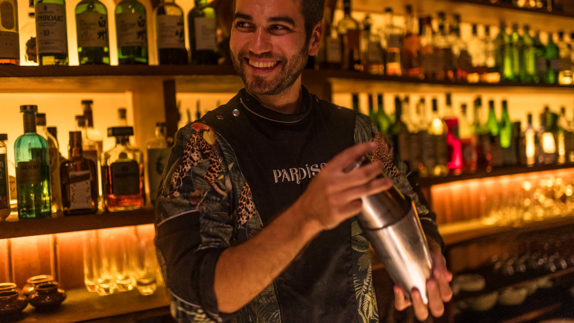 Los bares y vinotecas también son premiados en los Soletes de Otoño de Guía Repsol como 'Paradiso', una coctelería de Barcelona