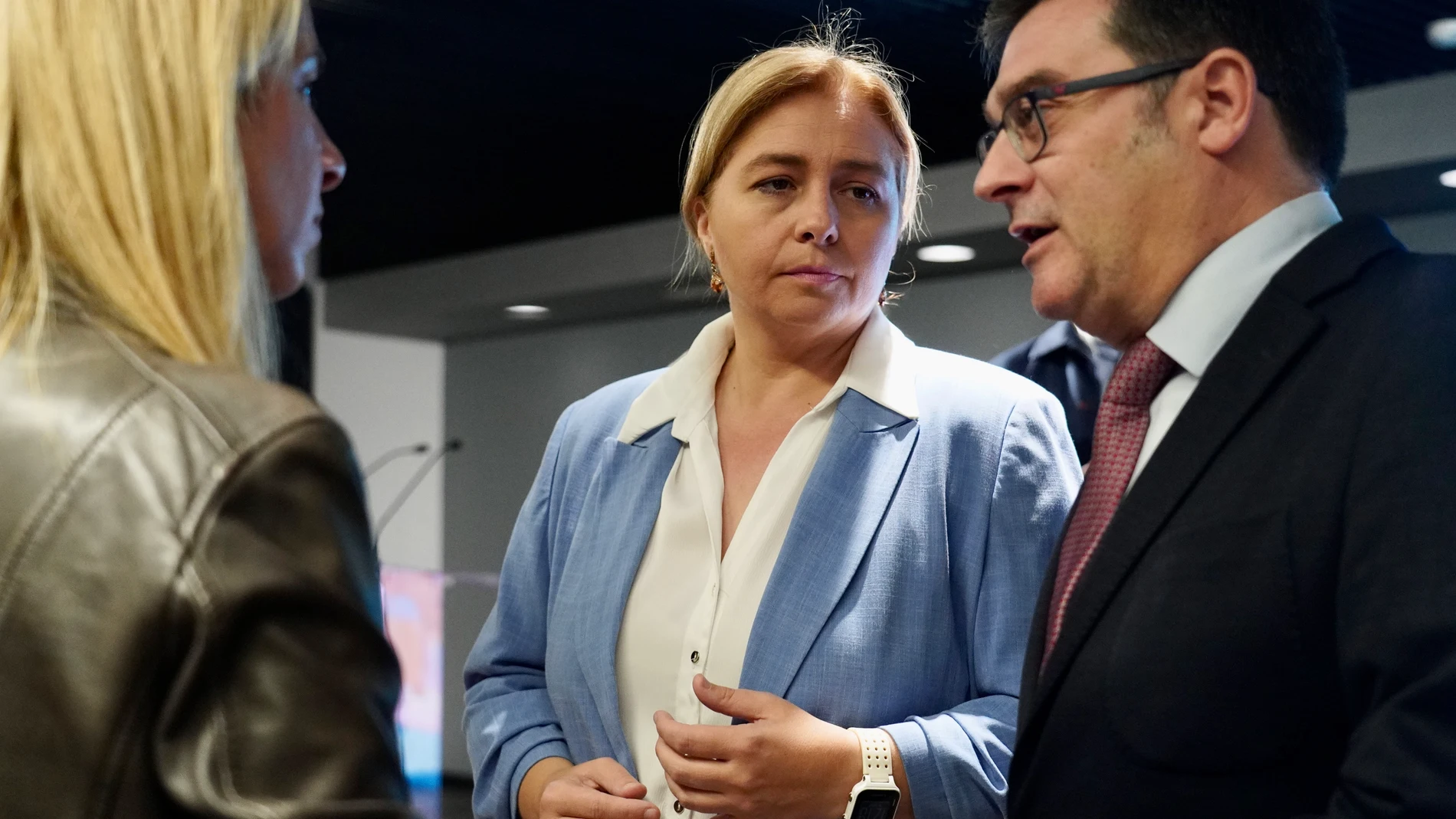 Inmaculada Sanz y Álvaro González, esta mañana, durante la presentación del Plan