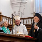 Bartolomé I es investido doctor honoris causa en la Pontificia de Salamanca