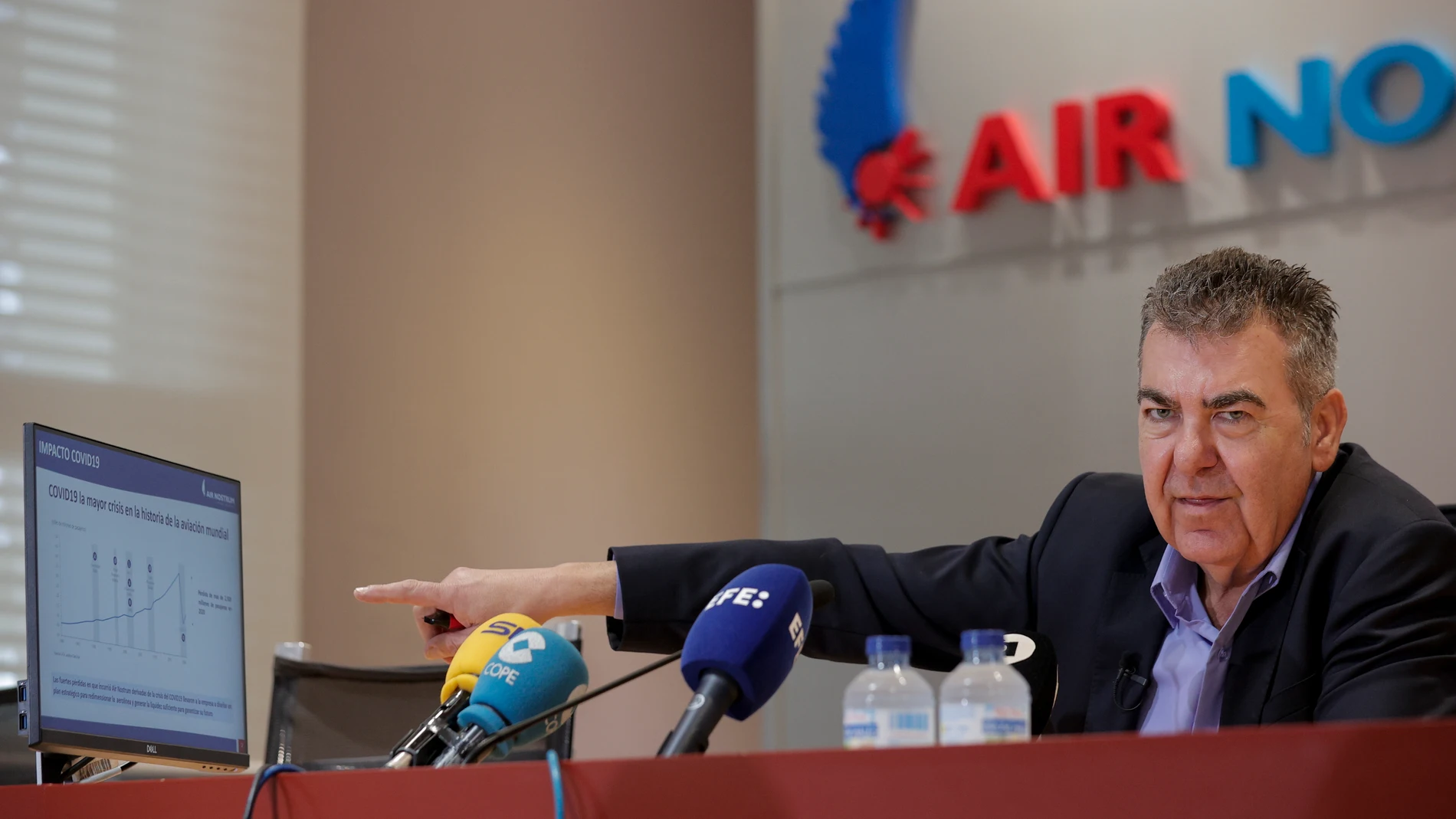 GRAFCVA6318. QUART DE POBLET (VALENCIA), 17/10/2023.- El presidente de Air Nostrum, Carlos Bertomeu, durante la rueda de prensa para abordar diferentes temas de actualidad relativos a la compañía. EFE/Manuel Bruque