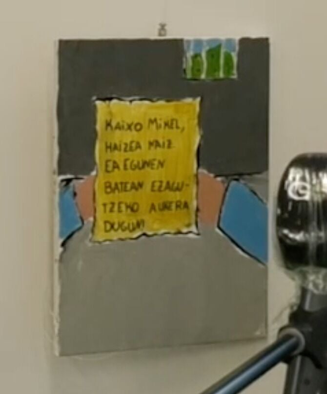 Una niña dibujó una cuadro con una carta en la que puede leerse: &quot;Mikel, a ver si tenemos la oportunidad de conocernos&quot;