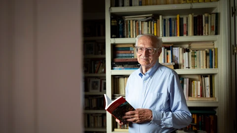 El ensayista Andrés Amorós