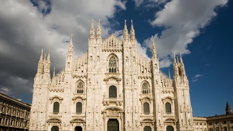 La catedral y plaza del Duomo en Milán