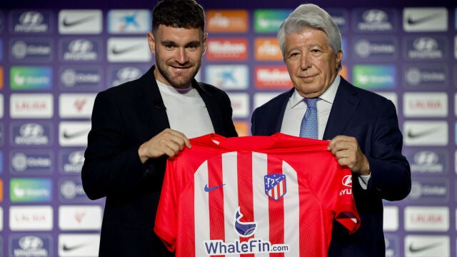 Javi Galán en su presentación con el Atlético de Madrid