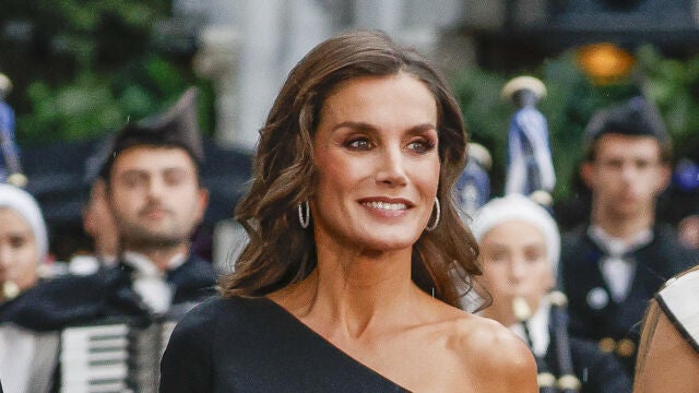 ¿Cómo vestiría la Reina Letizia en los Goya?