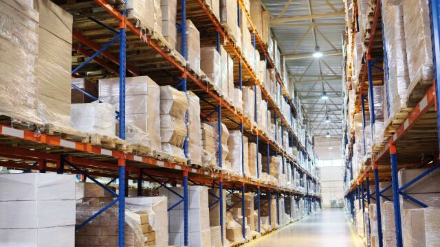Amazon revoluciona sus almacenes: el robot que colabora con los empleados