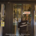 Local precintado por la Policía Local de Sevilla