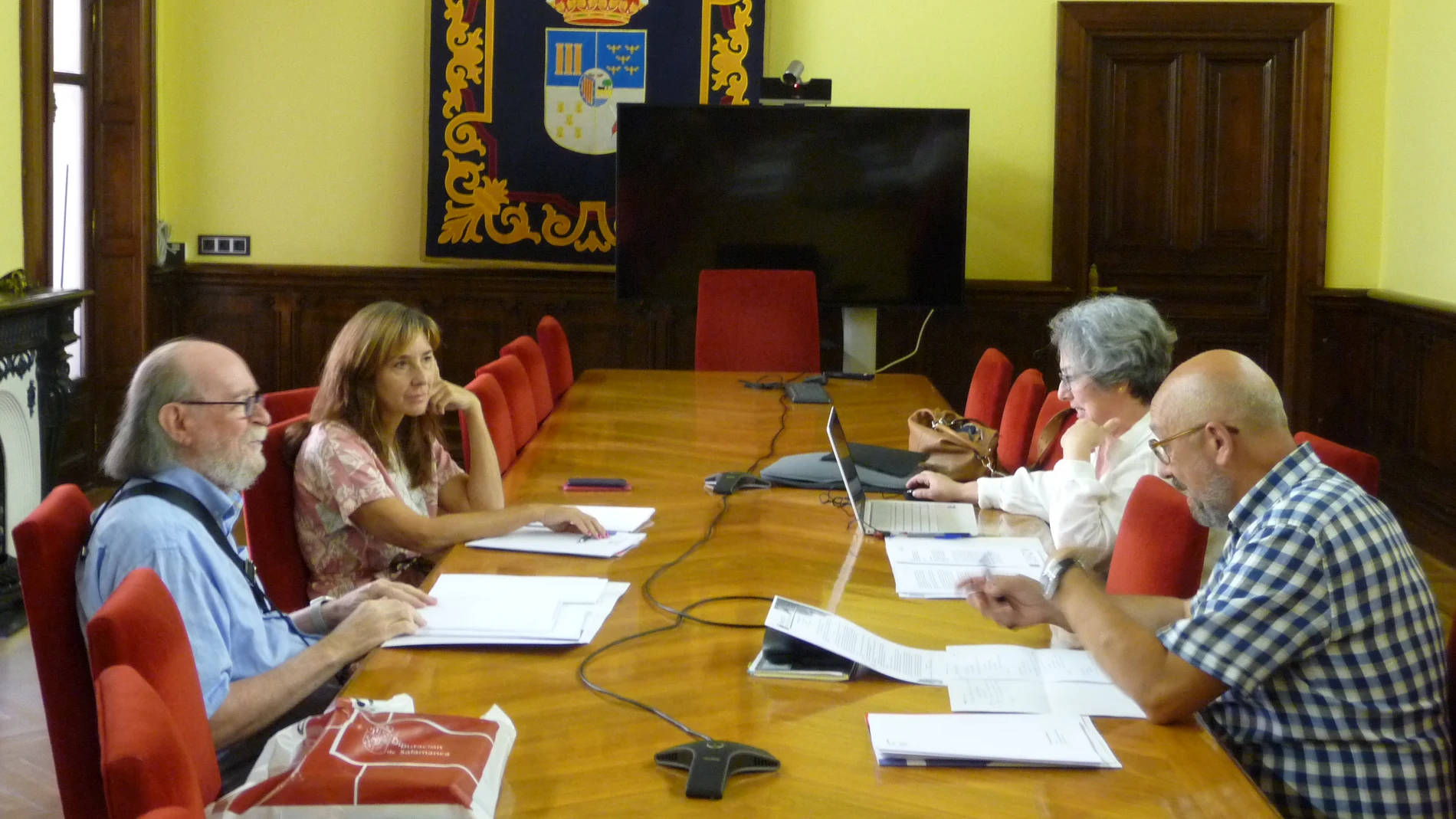 Reunión del jurado que ha concedido las becas