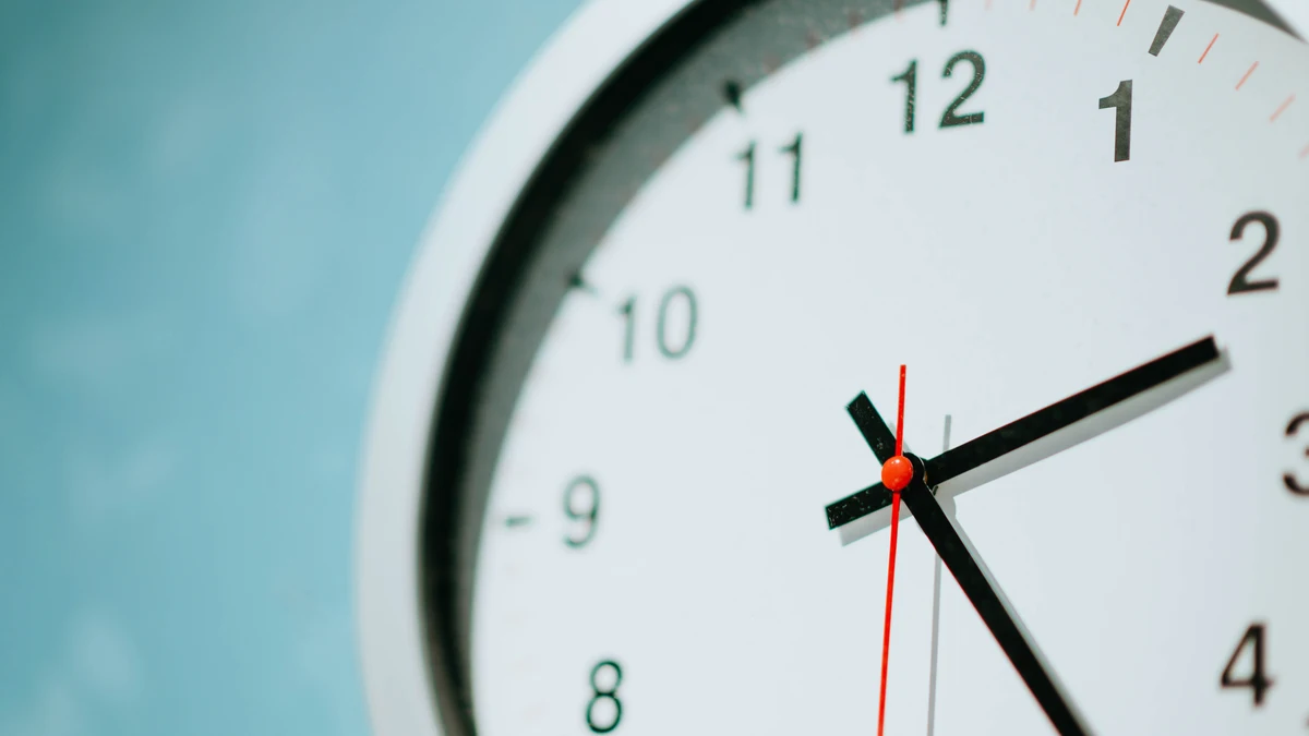 Cambio de hora en España: ¿hay que adelantar o retrasar el reloj?