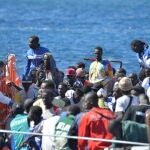 Fiscalía de Canarias pide más medios y una estructura estable para atender a los migrantes y acabar con los "parches"