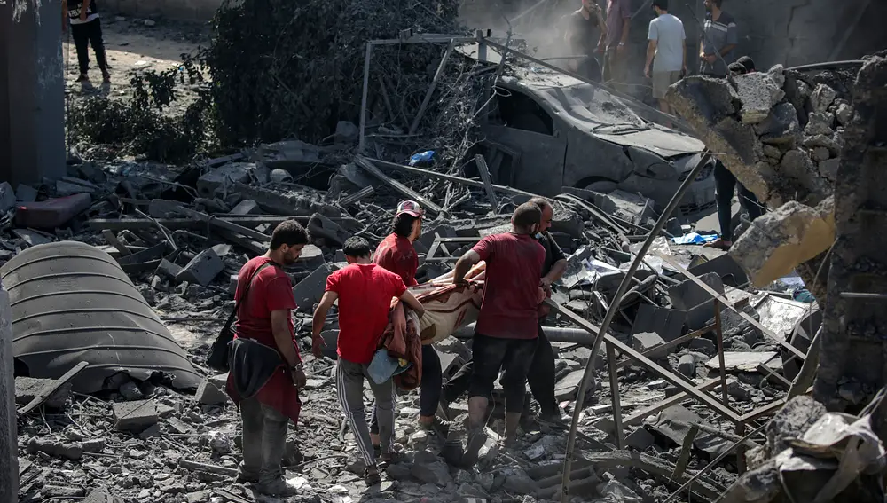 At least 13 members from same family killed in airstrike on Gaza