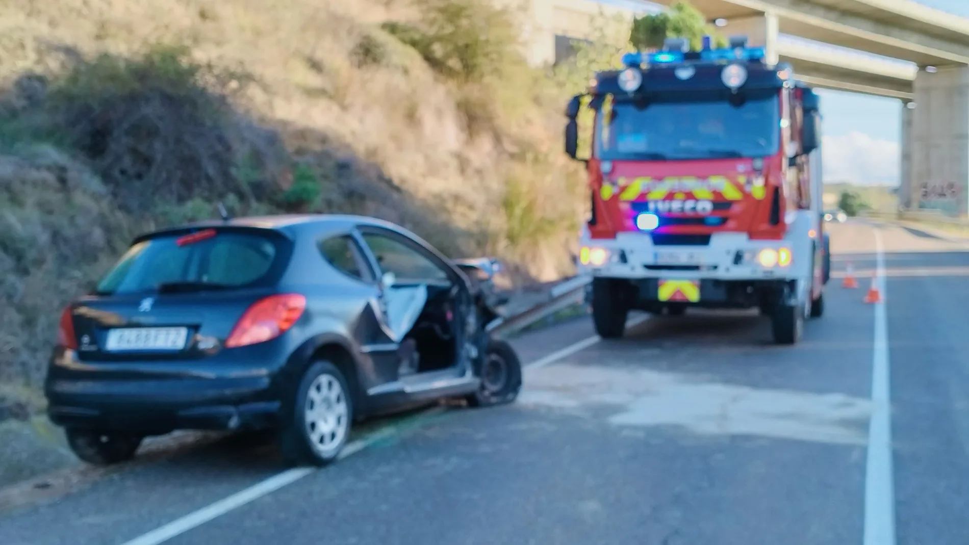 Imagen de uno de los vehículos implicados en el accidente en La Hiniesta (Zamora)