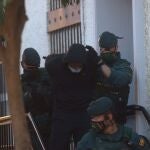 Salida de los juzgados de Fuengirola (Málaga) de 'El melillero'