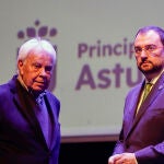 El expresidente del Gobierno Felipe González y el empresario mexicano Carlos Slim participan en los debates de XXVIII Reunión Plenaria de la Fundación Círculo de Montevideo