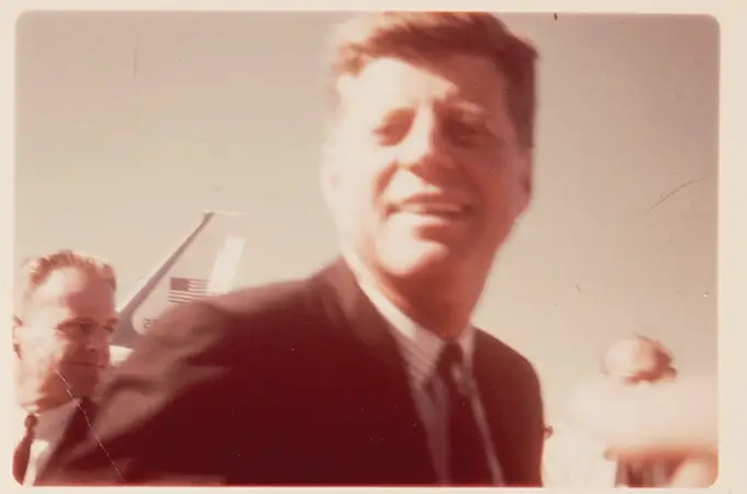 Aparecen imágenes inéditas de Kennedy una hora antes de ser asesinado