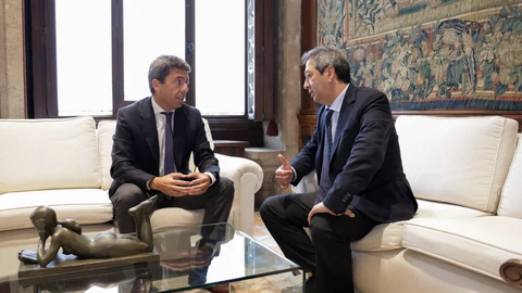 El president de la Generalitat, Carlos Mazón, y el vicepresidente primero del Consell, Vicente Barrera