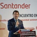 Mañueco interviene en el encuentro empresarial organizad por el Banco Santander