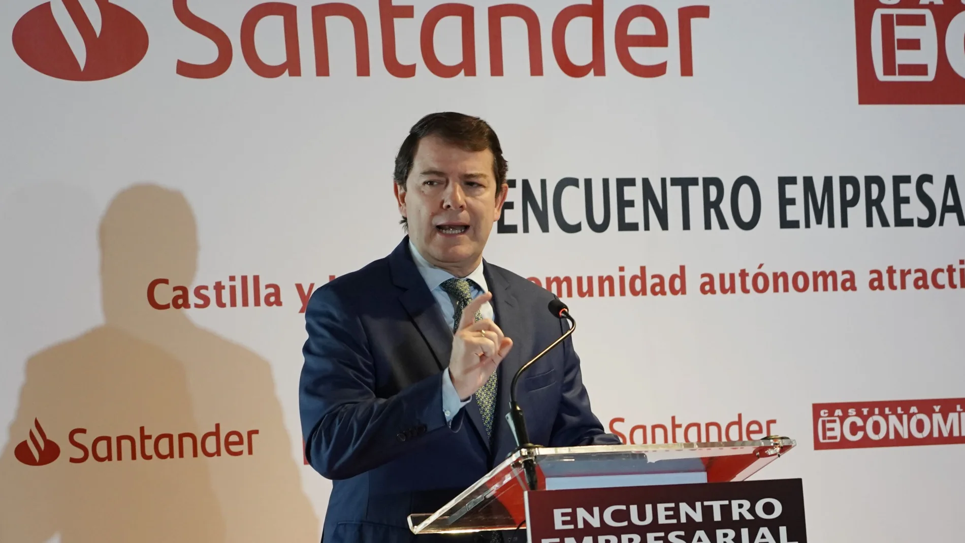 Mañueco interviene en el encuentro empresarial organizad por el Banco Santander