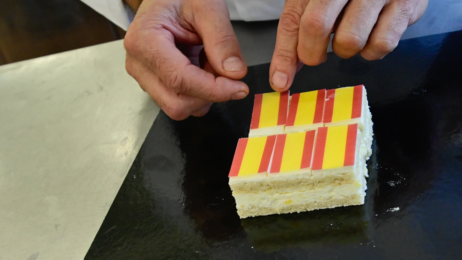 La pastelería Manacor prepara los dulces para la jura de la Constitución de la Princesa Leonor