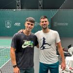Carlos Alcaraz y Novak Djokovic, en un entrenamiento reciente