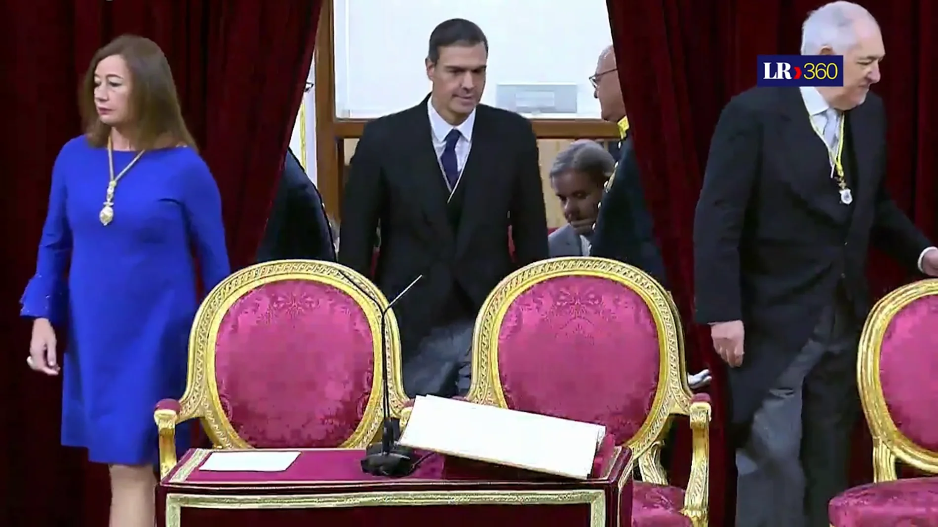 Pedro Sánchez lo vuelve a hacer: intenta ocupar el asiento reservado para la Princesa Leonor en su jura de Constitución